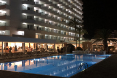 19EDCA3F-8B52-4444-B1C9-87AAEBA43952